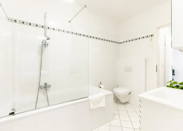 Experience From A Stylish And Modern * Viena
